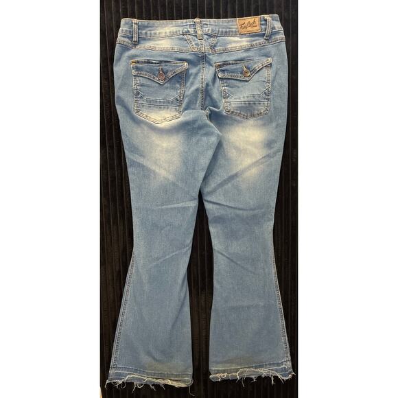 True Luck True Leech Women’s Light Wash Flare Jeans Size 14, Distressed, Raw hem - Picture 2 of 6